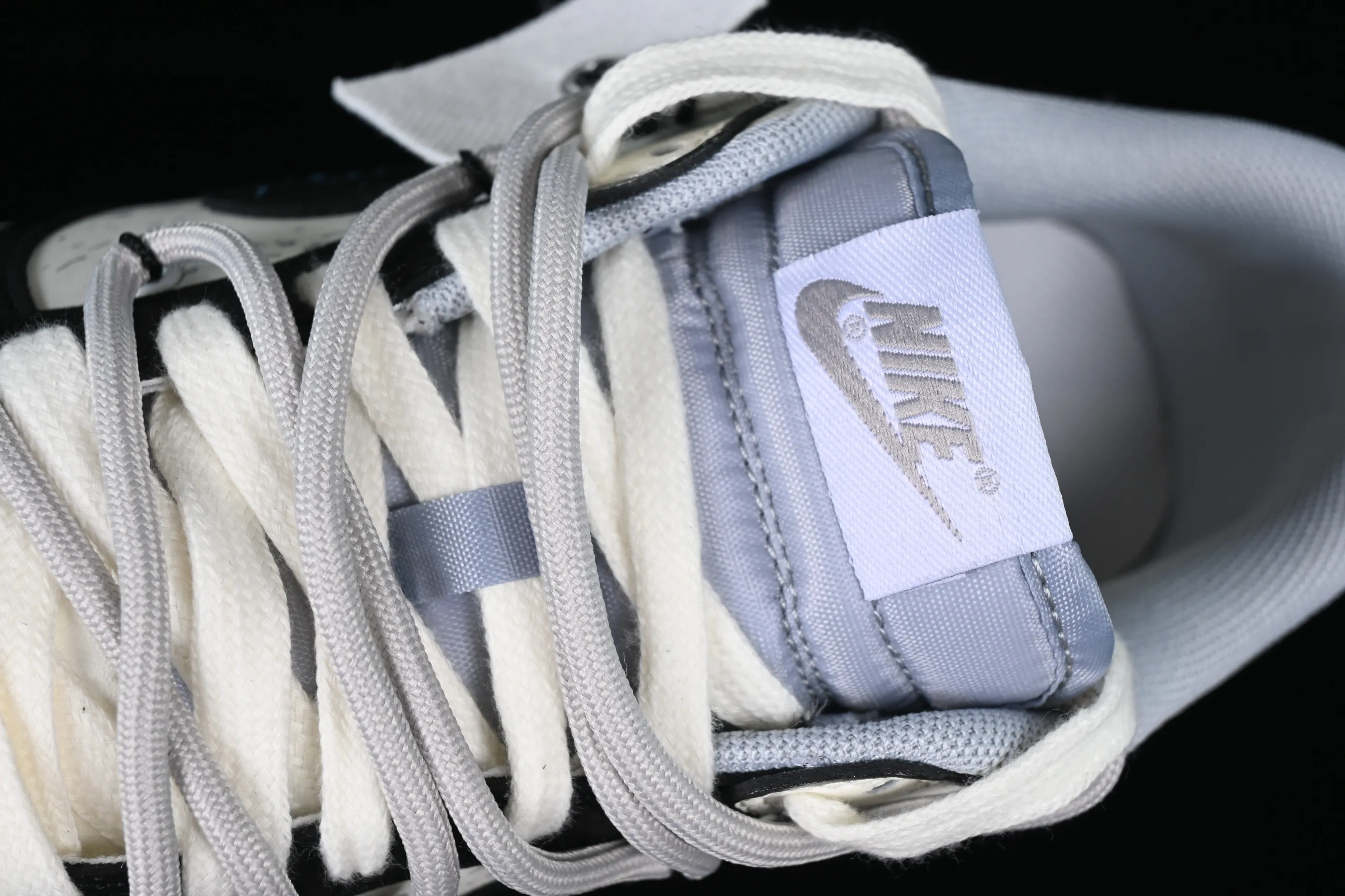 All Categories Nk SB Dunk Series Nk SB Dunk Low Low-top sneakers CS version Nk Dunk Low "Miami Hurricanes" Space Exploration Star Trek Customized version of deconstructed straps retro distressed low-top sneakers DJ6188-003